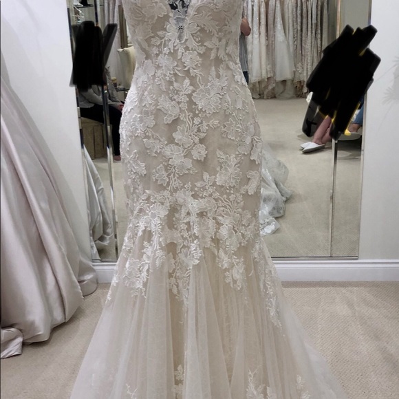 Wedding Dress - Picture 2 of 5